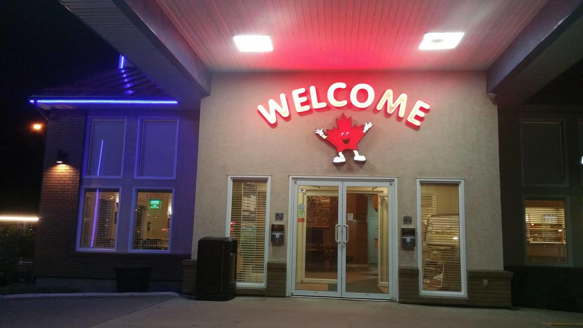 Canadian Motel North Battleford Exterior photo